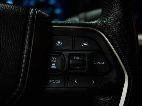 Used 2024 Toyota Tacoma TRD Off-Road image 17