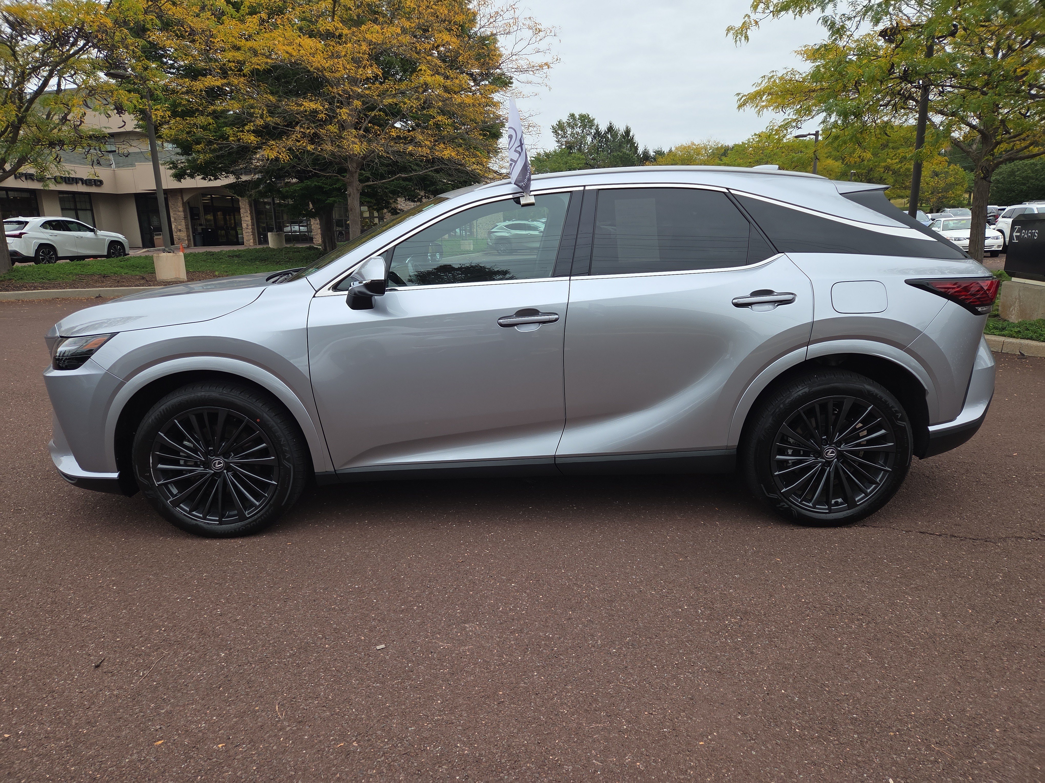 Certified 2025 Lexus RX 350h AWD/4WD image 6