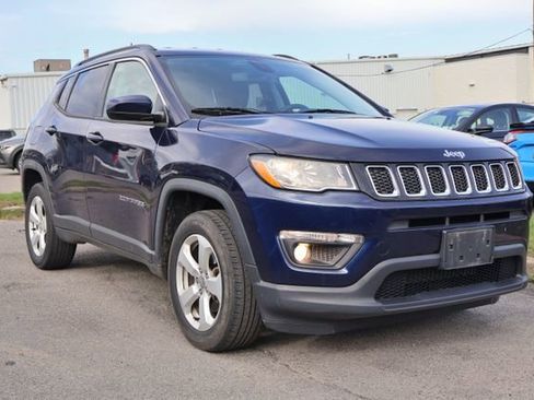 Used 2019 Jeep Compass Latitude image 2