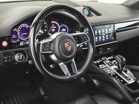 Used 2023 Porsche Cayenne AWD/4WD image 14