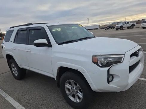 Used 2018 Toyota 4Runner SR5 image 1