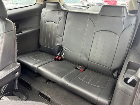 Used 2016 Buick Enclave Leather FWD image 17