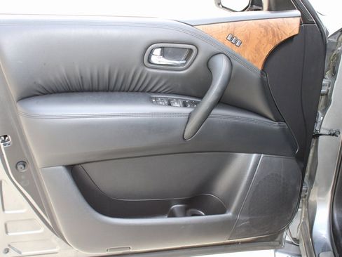 Used 2023 Nissan Armada SL w/ Captain's Chairs Package image 22