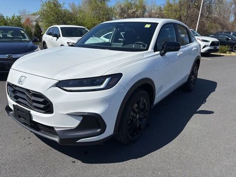 Certified 2026 Honda HR-V Sport image 2