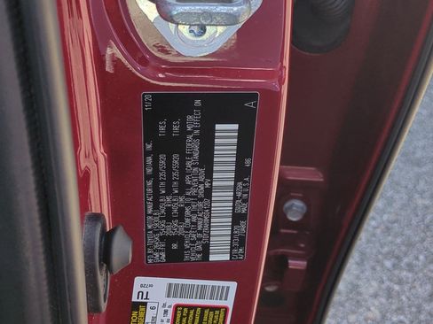 Used 2021 Toyota Highlander Limited FWD image 48