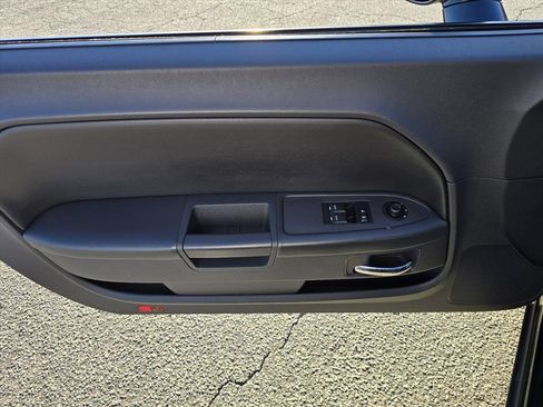 Used 2009 Dodge Challenger SE image 7