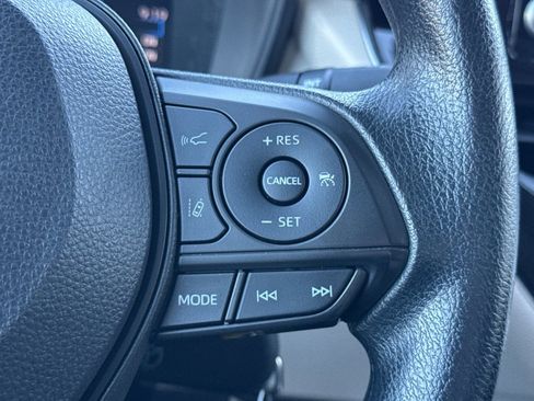 Used 2022 Toyota Corolla LE image 24