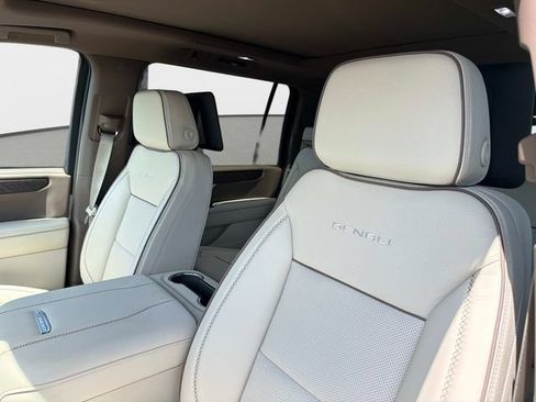 New 2026 GMC Yukon XL Denali w/ Denali Reserve Package AWD/4WD image 20