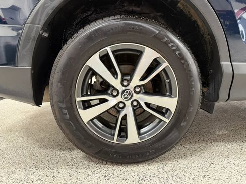 Used 2018 Toyota RAV4 XLE AWD/4WD image 16
