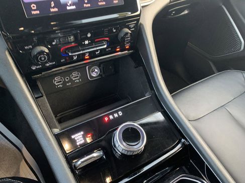 Used 2021 Jeep Grand Cherokee L Limited image 17