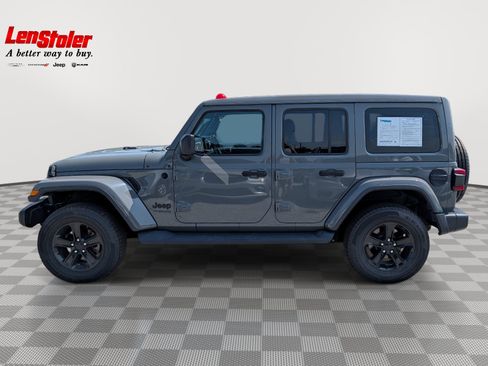 Used 2020 Jeep Wrangler Unlimited Sahara AWD/4WD image 2