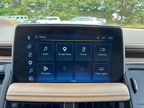 Used 2023 Chevrolet Tahoe Premier AWD/4WD image 32