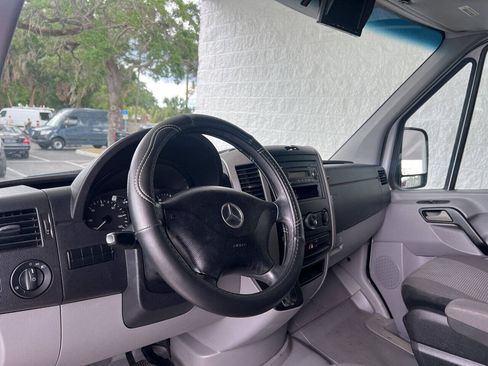 Used 2010 Mercedes-Benz Sprinter 3500 image 9