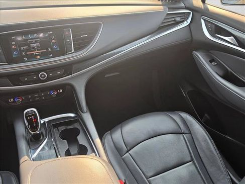 Used 2019 Buick Enclave Essence AWD/4WD image 21