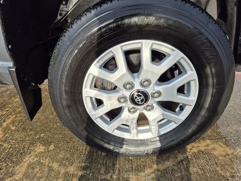 Used 2024 Toyota Tacoma SR image 10