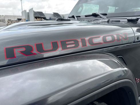 Used 2023 Jeep Gladiator Rubicon w/ Trailer Tow Package AWD/4WD image 3