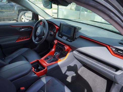 Used 2019 Toyota RAV4 XLE Premium w/ Cold Weather Package image 8