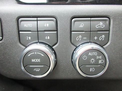 New 2026 GMC Sierra 3500 SLT image 17