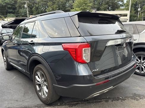 Used 2022 Ford Explorer XLT w/ Equipment Group 202A image 4