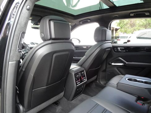 Used 2023 Porsche Cayenne Turbo S AWD/4WD image 16