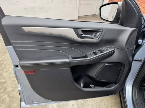 Certified 2022 Ford Escape SE w/ Cold Weather Package image 10