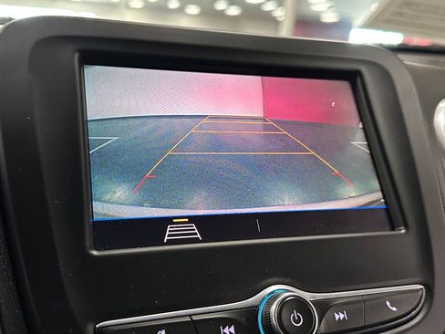 Used 2021 Chevrolet Equinox LT FWD image 23