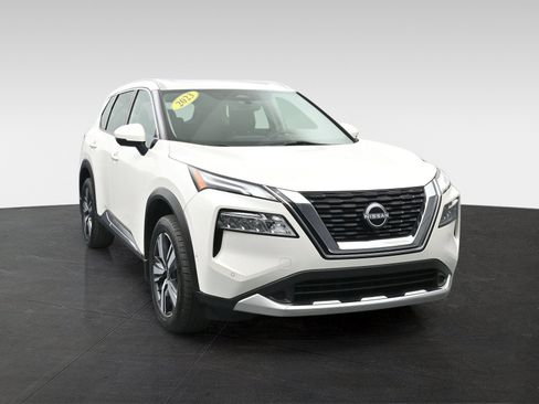 Used 2023 Nissan Rogue Platinum w/ Platinum Premium Package AWD/4WD image 2