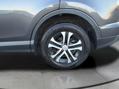 Used 2018 Toyota RAV4 LE w/ All Weather Liner Package AWD/4WD image 32