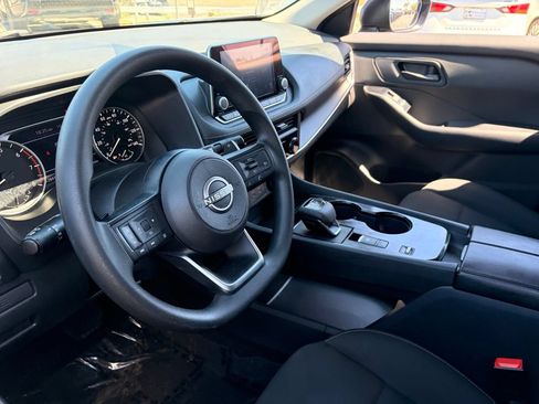 Used 2024 Nissan Rogue S FWD image 17