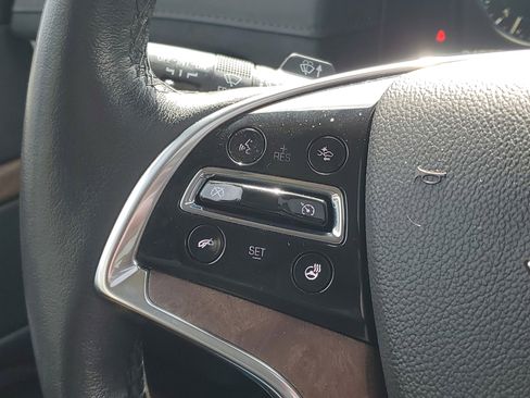 Used 2015 Cadillac Escalade Premium image 13