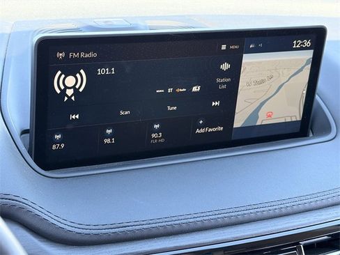 Used 2024 Acura MDX SH-AWD w/ Advance Package image 13