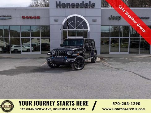 Used 2023 Jeep Wrangler Unlimited Sahara w/ Cold Weather Group image 1