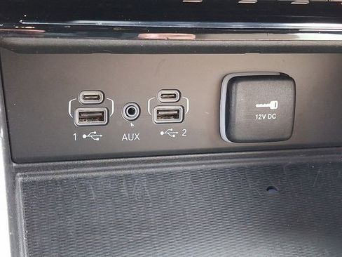 Used 2023 Jeep Grand Cherokee L Limited w/ Luxury Tech Group II AWD/4WD image 29