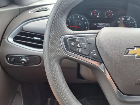 Used 2025 Chevrolet Malibu LT FWD image 16