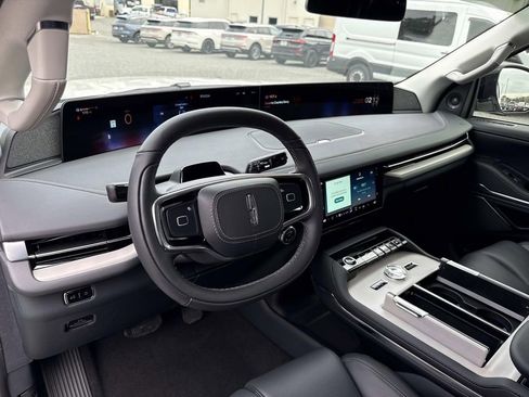 New 2025 Lincoln Navigator Reserve image 37