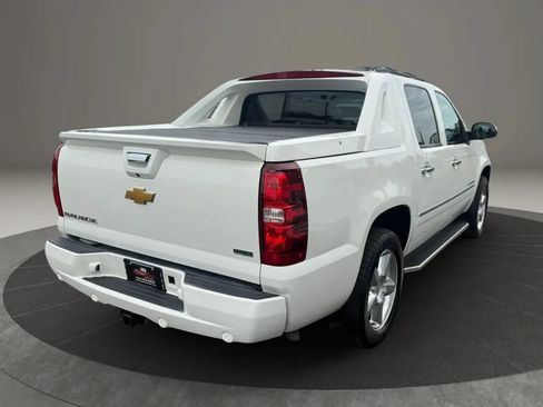 Used 2012 Chevrolet Avalanche LTZ AWD/4WD image 7