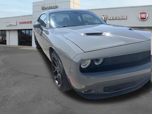 Used 2017 Dodge Challenger R/T w/ Blacktop Package RWD image 9