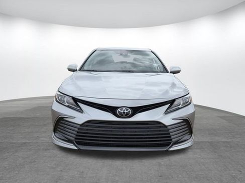 Used 2022 Toyota Camry LE image 2