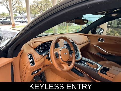 Used 2023 Aston Martin DBX AWD/4WD image 8