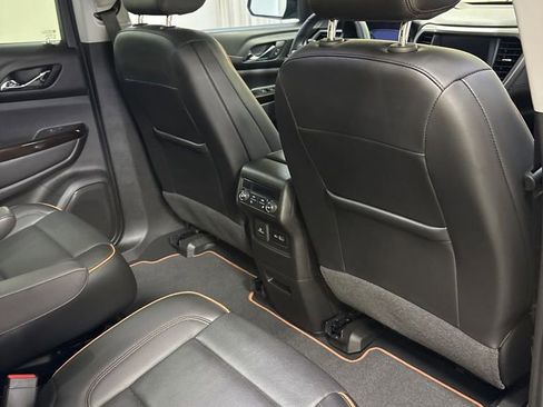 Used 2023 GMC Acadia AT4 w/ Technology Package AWD/4WD image 31