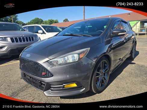 Used 2017 Ford Focus ST FWD image 1