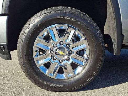 Used 2024 Chevrolet Silverado 2500 High Country w/ High Country Premium Package image 8