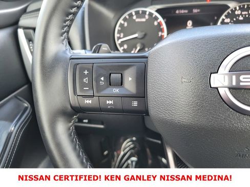 Certified 2025 Nissan Rogue SV image 30