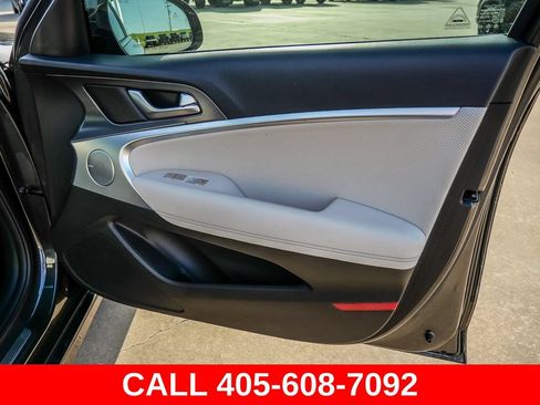 Used 2024 Genesis G70 3.3T Advanced RWD image 21