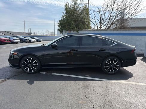 Certified 2023 Honda Accord Touring image 2
