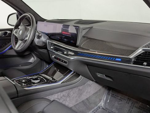 Used 2026 BMW X7 M60i image 34
