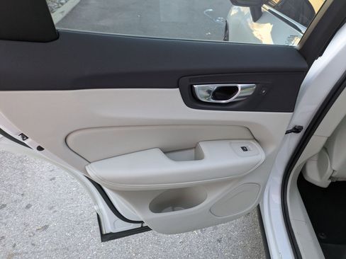 Used 2025 Volvo XC60 B5 Ultra w/ Protection Package Premier image 30