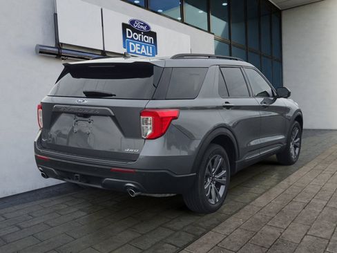 Used 2023 Ford Explorer XLT w/ Equipment Group 202A AWD/4WD image 3