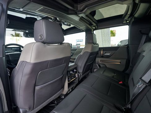 Used 2025 GMC Hummer EV 3X image 26