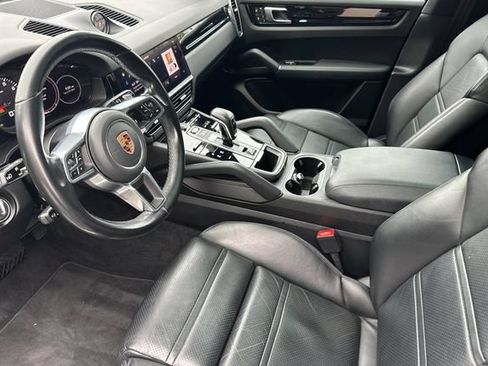 Used 2023 Porsche Cayenne AWD/4WD image 9
